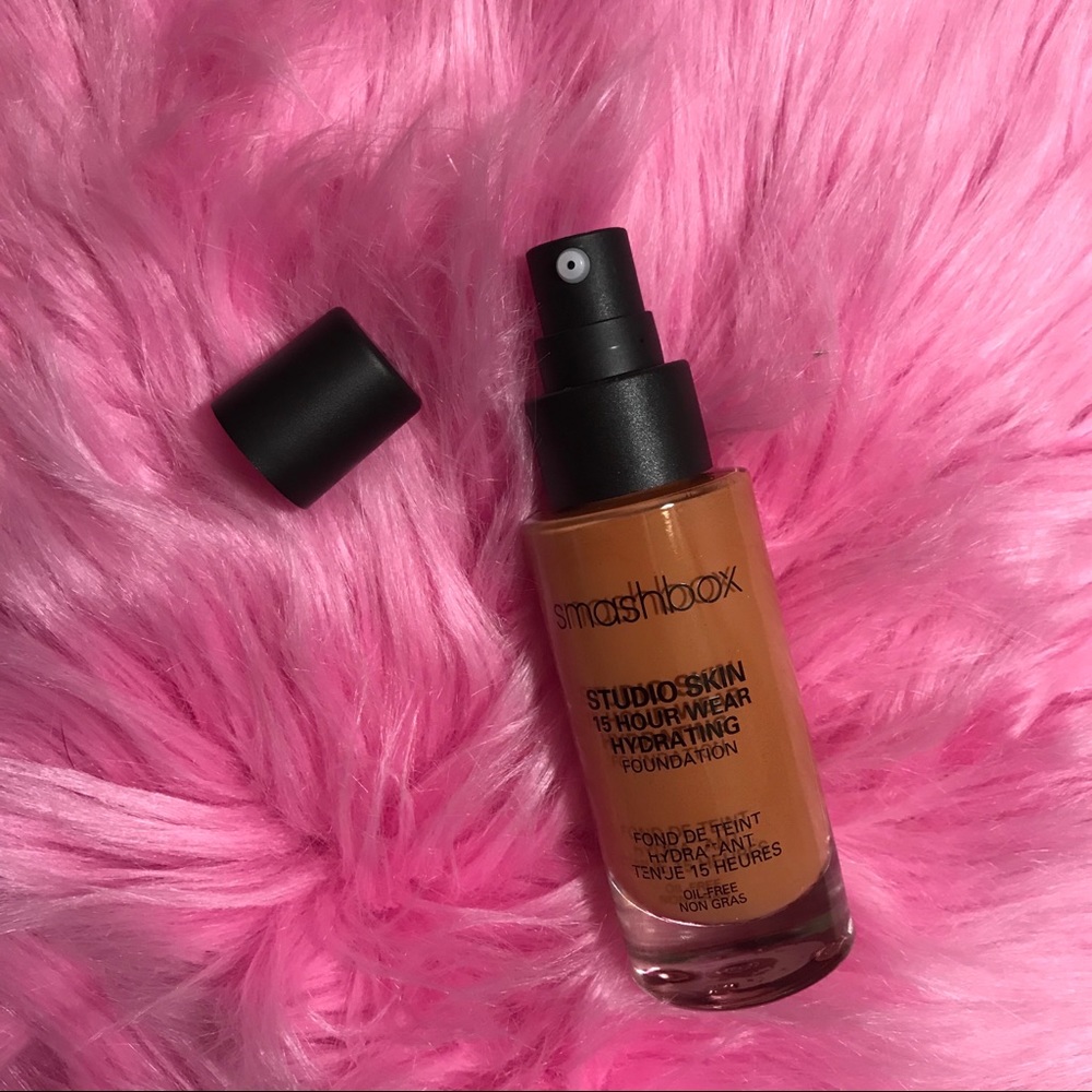 BRAND NEW SMASHBOX FOUNDATION